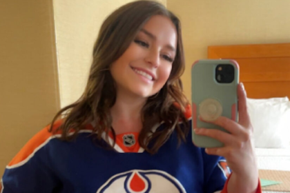 oilers fan flash