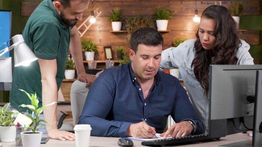 A modern laptop screen displaying the new user interface of the Software Meetshaxs Update.